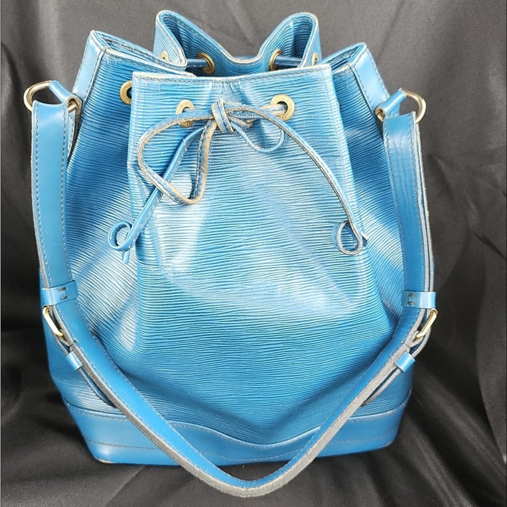Authentic Louis Vuitton Noe Epi